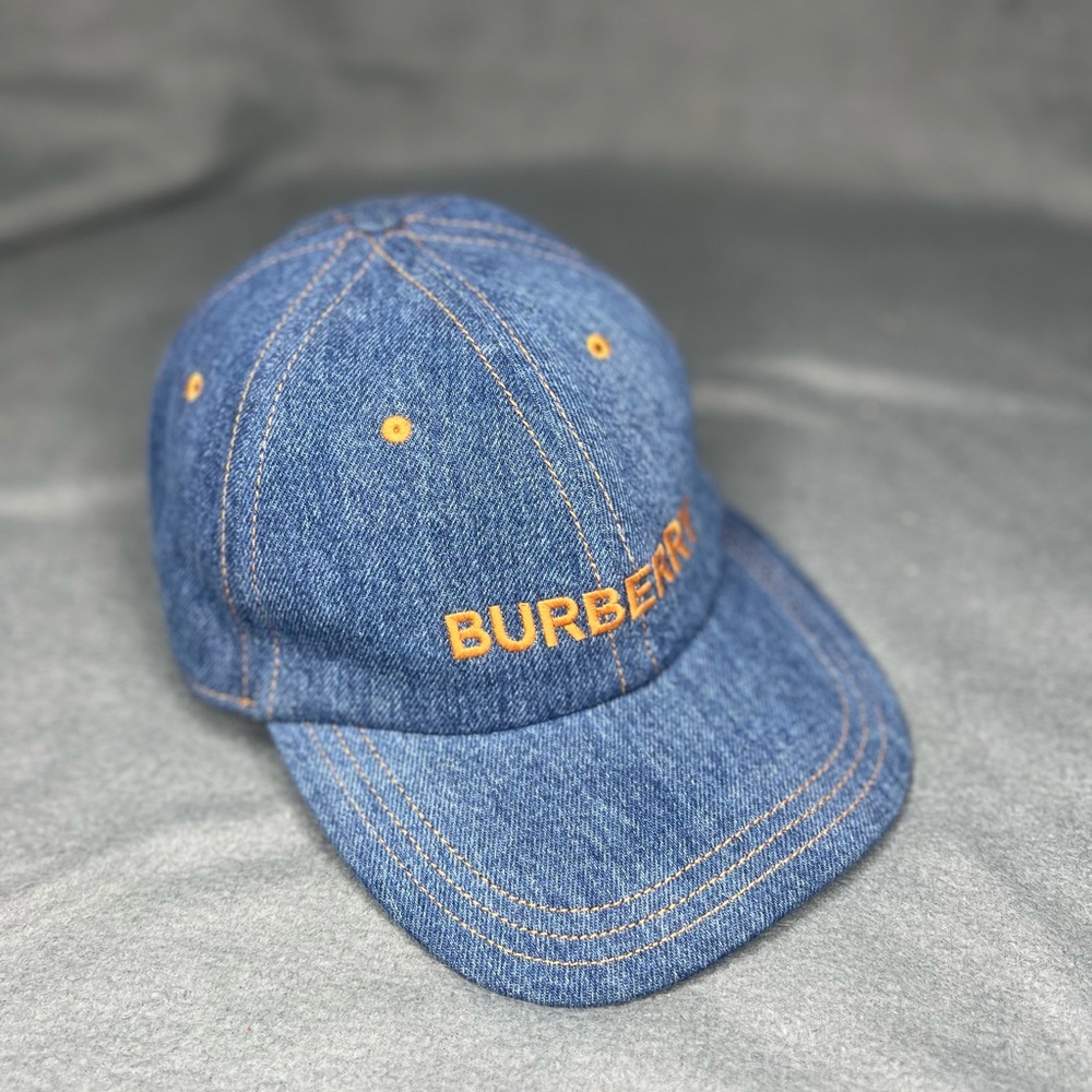 Burberry hat